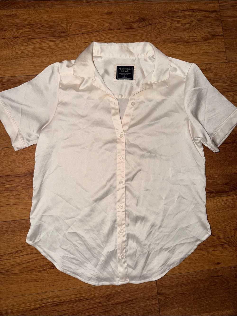 Abercrombie & Fitch Off-White Short Sleeve silky shirt